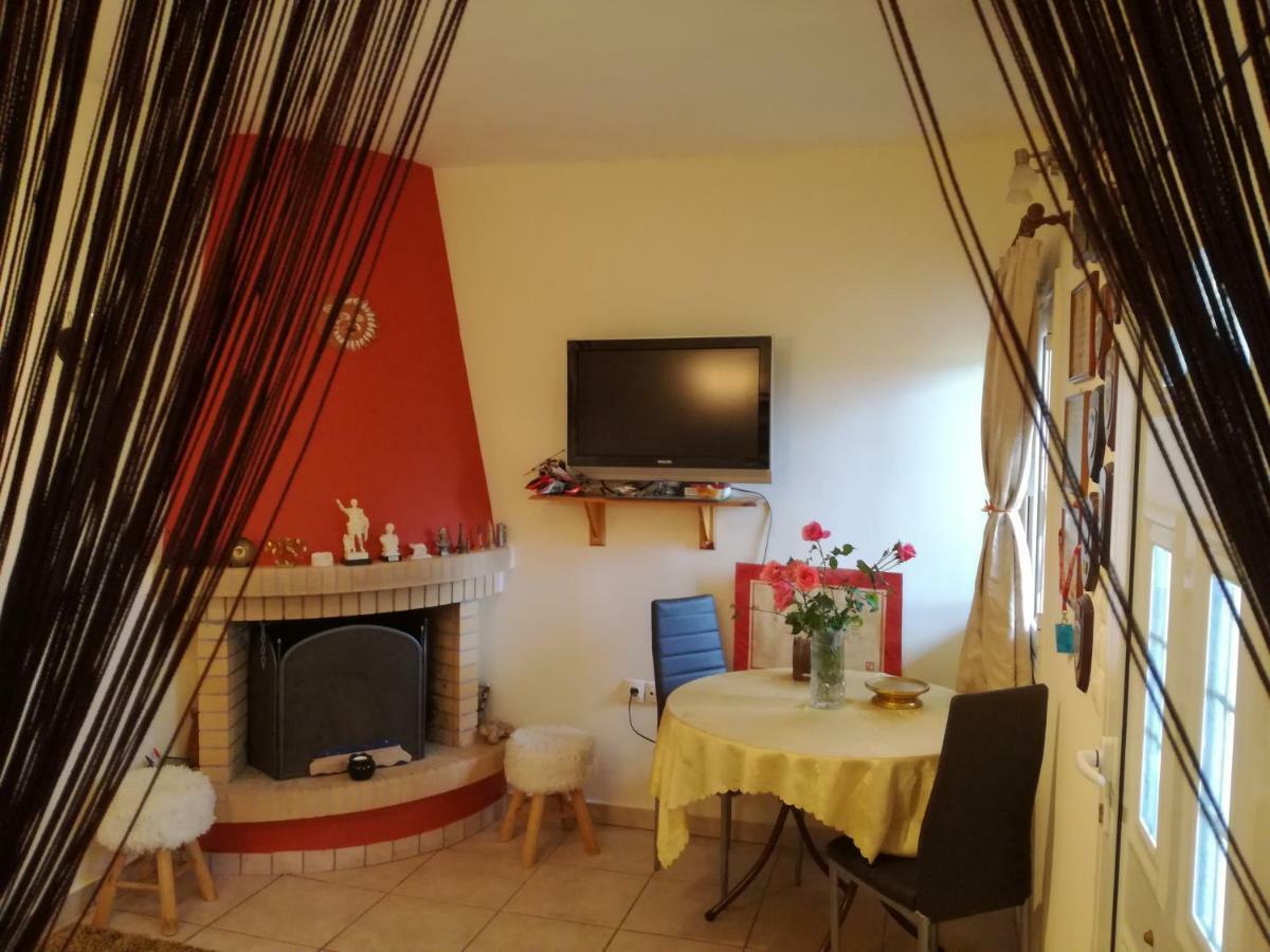 Relaxing Beautiful Holiday Home Lavrion Bagian luar foto